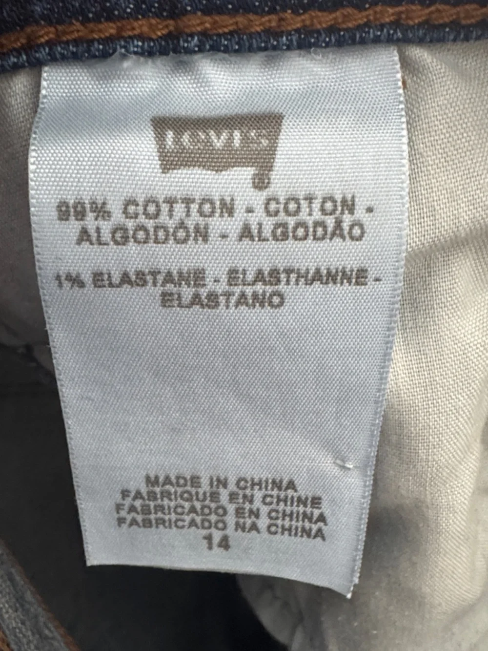 Levi's Women's Denim Bermudas - Dark Blue Wash - Picture 7 of 8